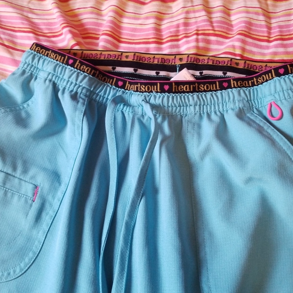 Various scrub bottoms - Picture 4 of 6